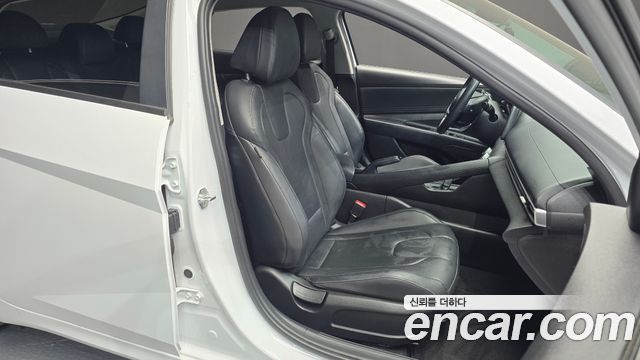 Hyundai AVANTE 2021 — photo 18