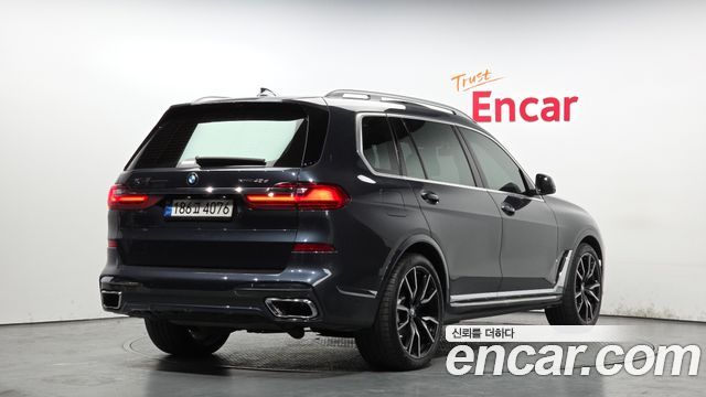 BMW X7 2022 — photo 2
