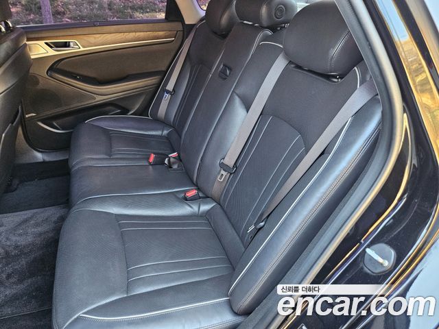 Genesis G80 2017 — photo 11