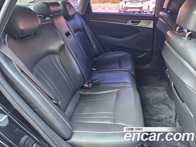 Genesis G80 2017 — photo 12