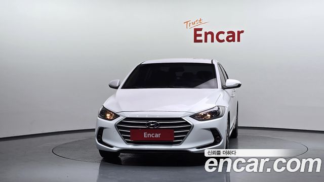 Hyundai AVANTE 2018 — photo 3