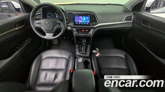 Hyundai AVANTE 2018 — photo 7