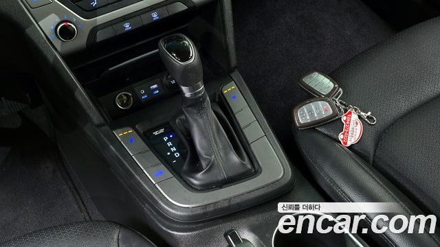 Hyundai AVANTE 2018 — photo 9