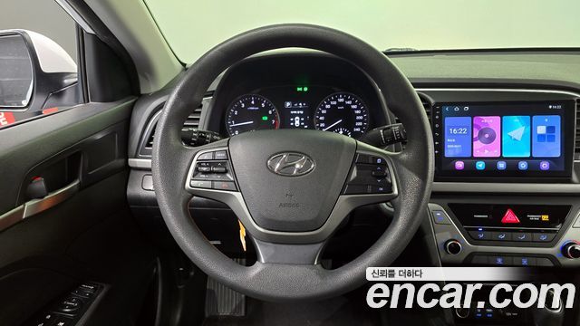 Hyundai AVANTE 2018 — photo 13