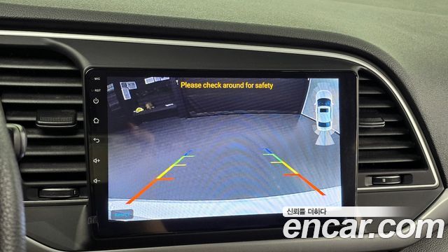 Hyundai AVANTE 2018 — photo 18