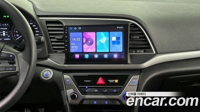 Hyundai AVANTE 2018 — photo 19