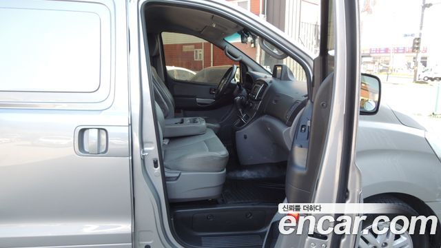 Hyundai Starex 2018 — photo 9