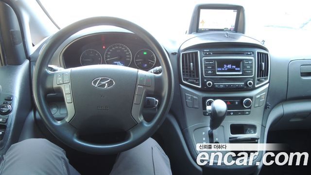 Hyundai Starex 2018 — photo 11