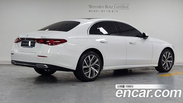 Mercedes-Benz E-Class 2024 — photo 2
