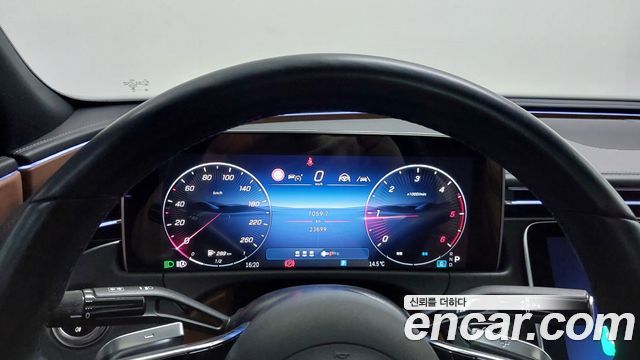 Mercedes-Benz E-Class 2024 — photo 8