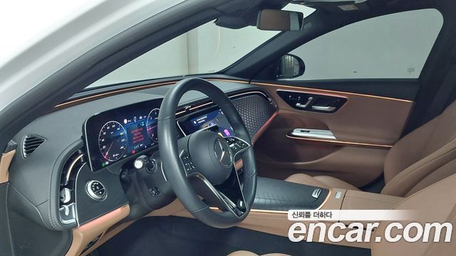 Mercedes-Benz E-Class 2024 — photo 9