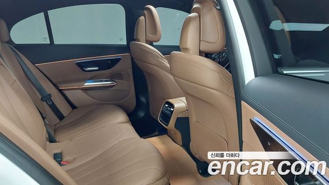 Mercedes-Benz E-Class 2024 — photo 10