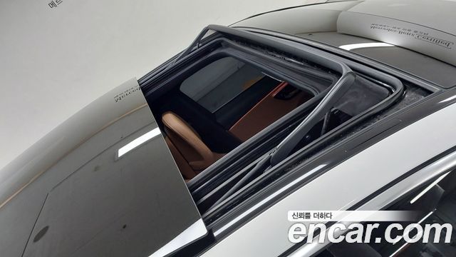 Mercedes-Benz E-Class 2024 — photo 12