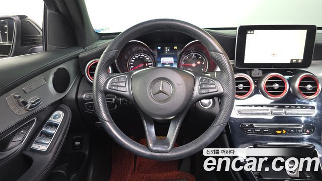Mercedes-Benz GLC-Class 2017 — photo 19