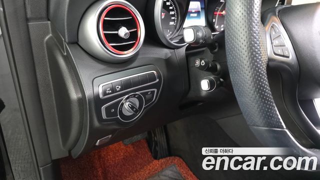 Mercedes-Benz GLC-Class 2017 — photo 27