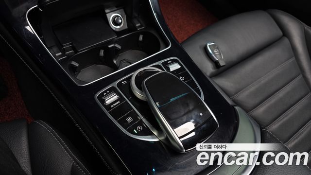 Mercedes-Benz GLC-Class 2017 — photo 30