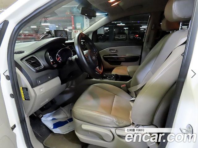 Kia Canival 2017 — photo 6