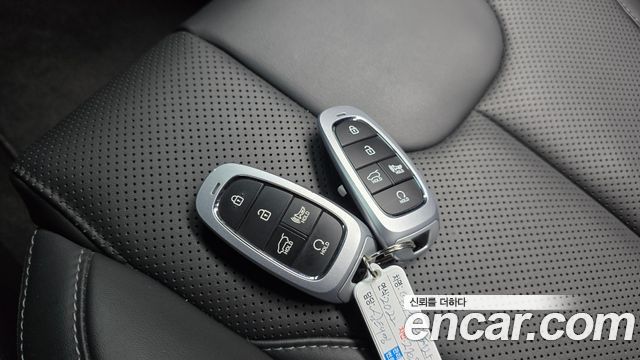 Hyundai Santafe 2022 — photo 29