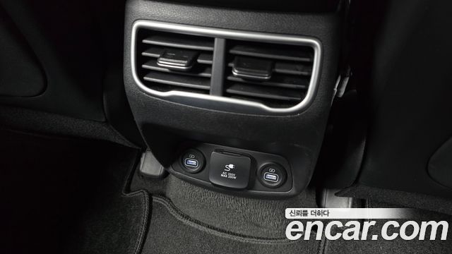 Hyundai Santafe 2022 — photo 32