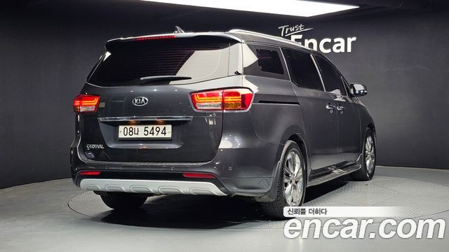 Kia Canival 2018 — photo 2