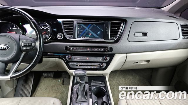 Kia Canival 2018 — photo 19