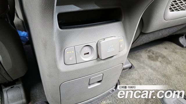 Kia Canival 2018 — photo 24