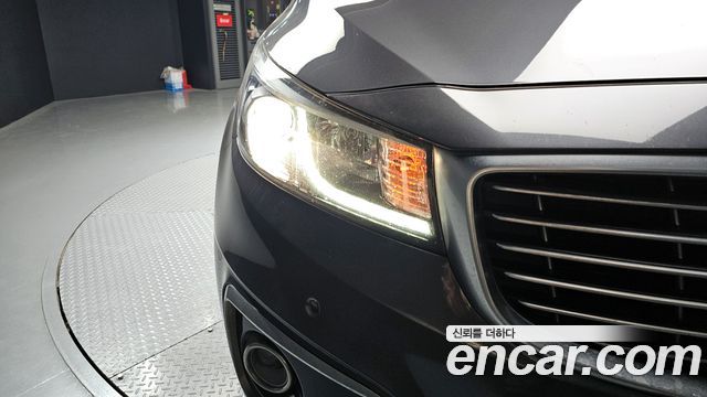 Kia Canival 2018 — photo 8