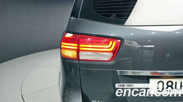 Kia Canival 2018 — photo 9