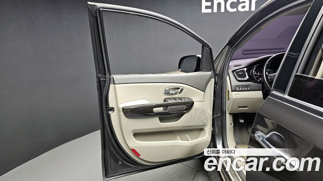 Kia Canival 2018 — photo 14