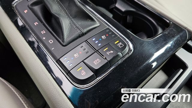 Kia Canival 2018 — photo 28