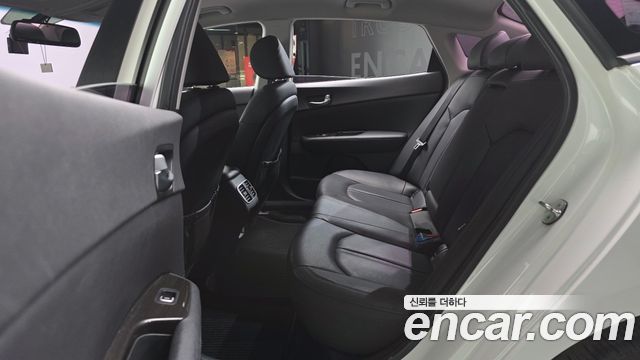 Kia K5 2019 — photo 18