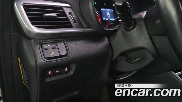 Kia K5 2019 — photo 25