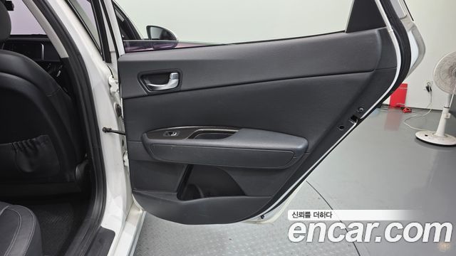 Kia K5 2019 — photo 15