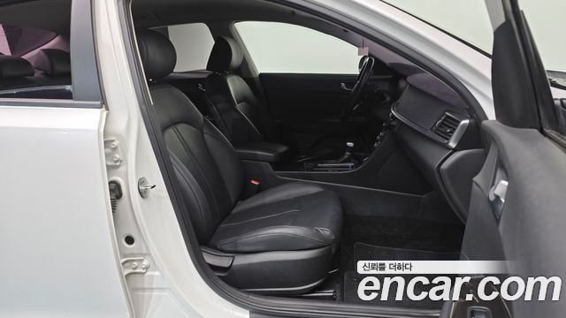 Kia K5 2019 — photo 16