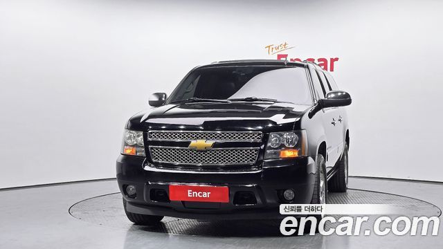 Chevrolet Surburban 2010 — photo 3