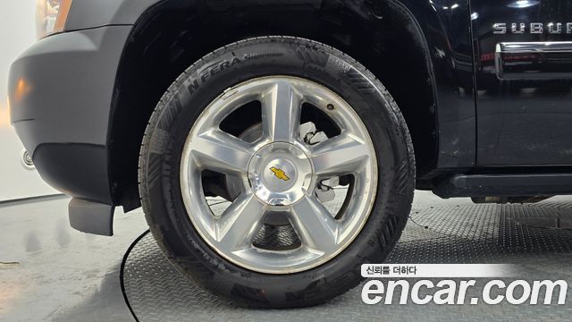 Chevrolet Surburban 2010 — photo 5