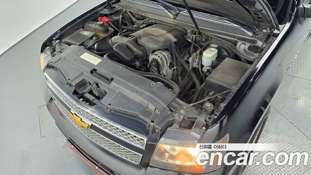 Chevrolet Surburban 2010 — photo 6