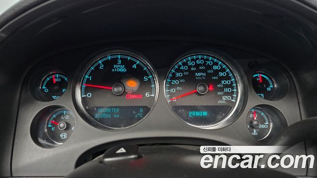 Chevrolet Surburban 2010 — photo 8
