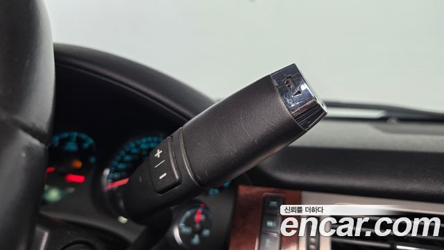 Chevrolet Surburban 2010 — photo 9