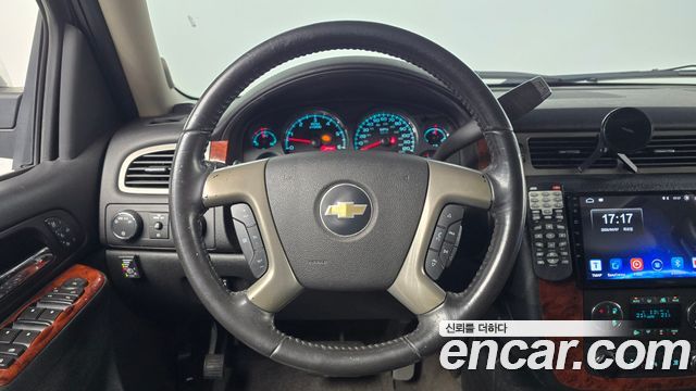Chevrolet Surburban 2010 — photo 13