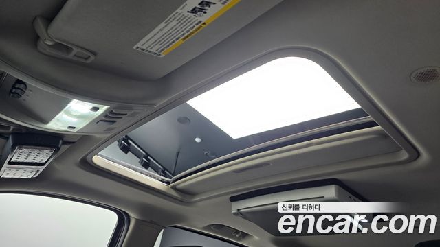 Chevrolet Surburban 2010 — photo 18