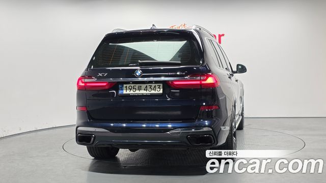 BMW X7 2021 — photo 4