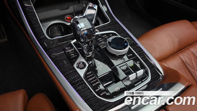 BMW X7 2021 — photo 12
