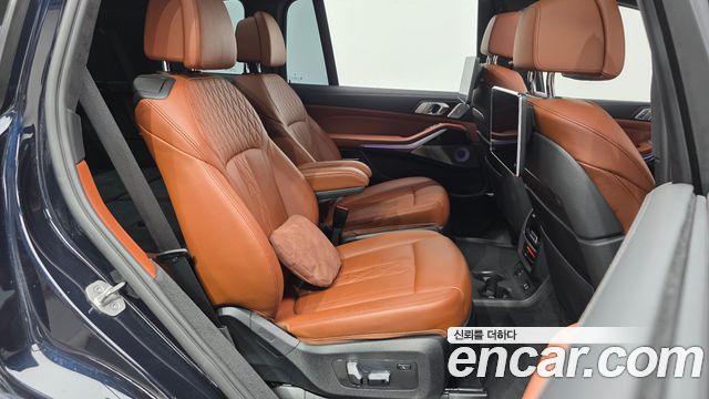 BMW X7 2021 — photo 17