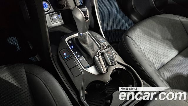Hyundai Santafe 2016 — photo 9