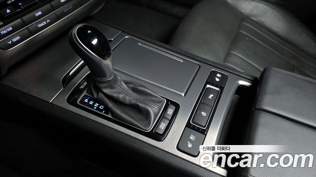 Hyundai Genesis 2016 — photo 12