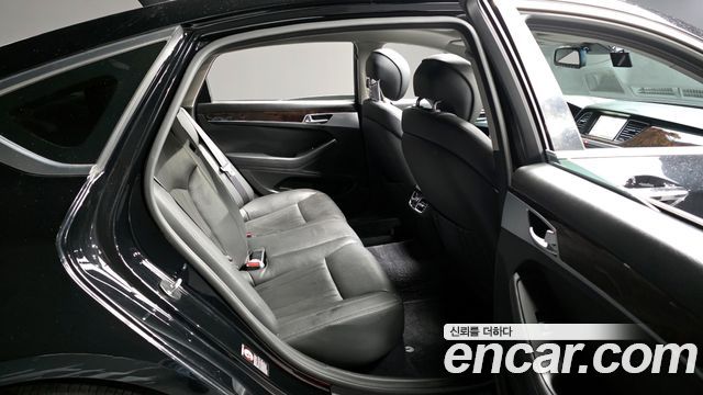 Hyundai Genesis 2016 — photo 18