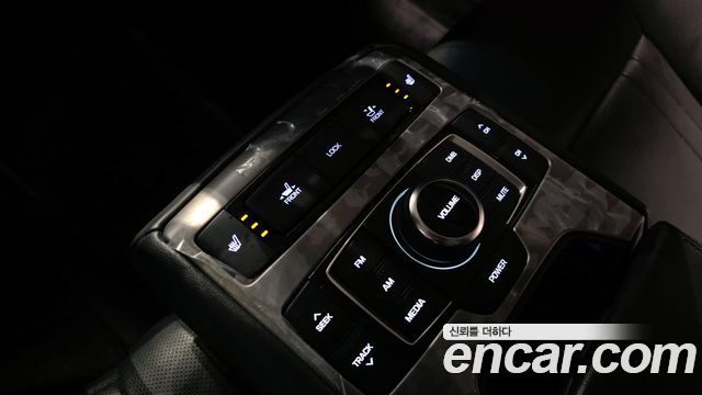 Hyundai Genesis 2016 — photo 25