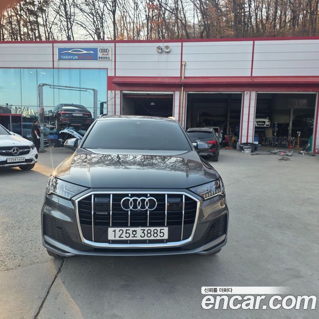 Audi Q7 2022 — photo 1