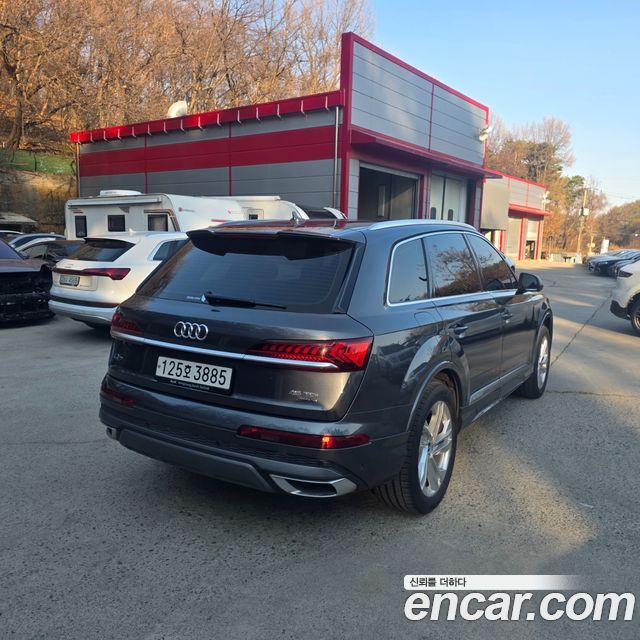 Audi Q7 2022 — photo 5